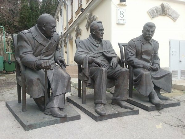 В Ливадии к юбилею Ялтинской конференции откроют памятник «большой тройке» ...